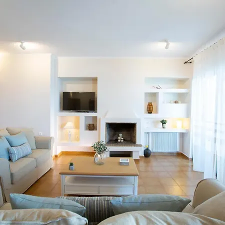 Arokaria House *