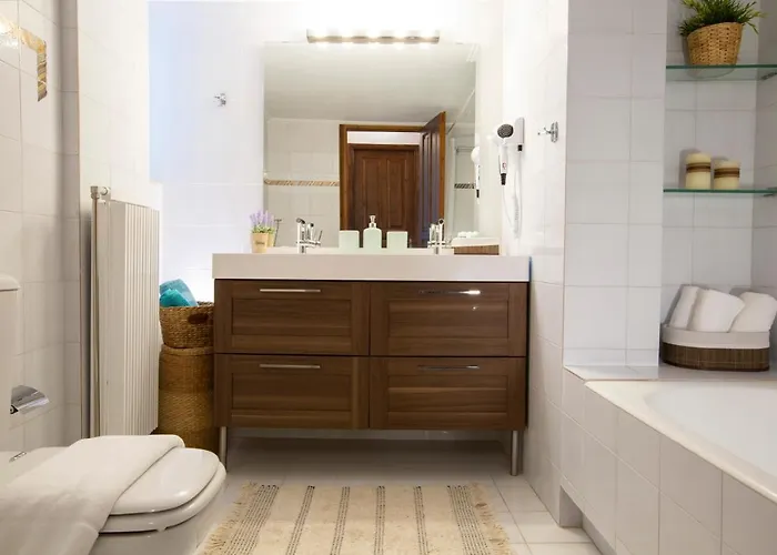 Arokaria House * Nikiana