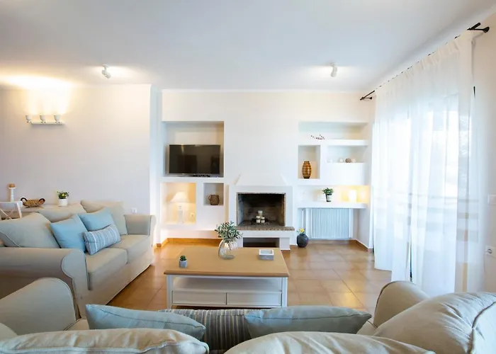 Arokaria House *
